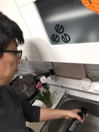 PEACE MOMENT 피스모먼트 인세컨즈포키친 320mL 천연살균소독제 — 4점을 준 리뷰어가 2019년 2월 올린 사용 사진