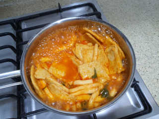 [홍코너떡볶이]옛날떡볶이 인기맛 4팩세트 — 5점을 준 리뷰어가 2019년 11월 올린 사용 사진