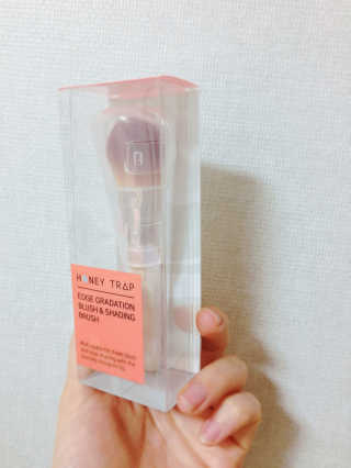 Honey Trap 엣지 그라데이션 블러쉬 & 섀딩 브러쉬 — 5점을 준 리뷰어가 2017년 11월 올린 사용 사진