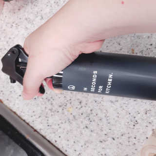 PEACE MOMENT 피스모먼트 인세컨즈포키친 320mL 천연살균소독제 — 4점을 준 리뷰어가 2019년 2월 올린 사용 사진