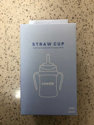 유비맘 샘방지 PPSU 빨대컵_컬러 랜덤 발송 — 4.5점을 준 리뷰어가 2020년 3월 올린 사용 사진