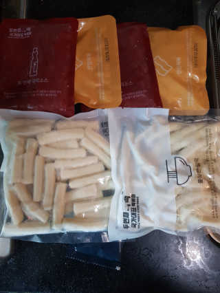 두번째 국떡 국가대표 떡볶이 1팩 + 영미칩 2봉 증정 — 2점을 준 리뷰어가 2019년 2월 올린 사용 사진