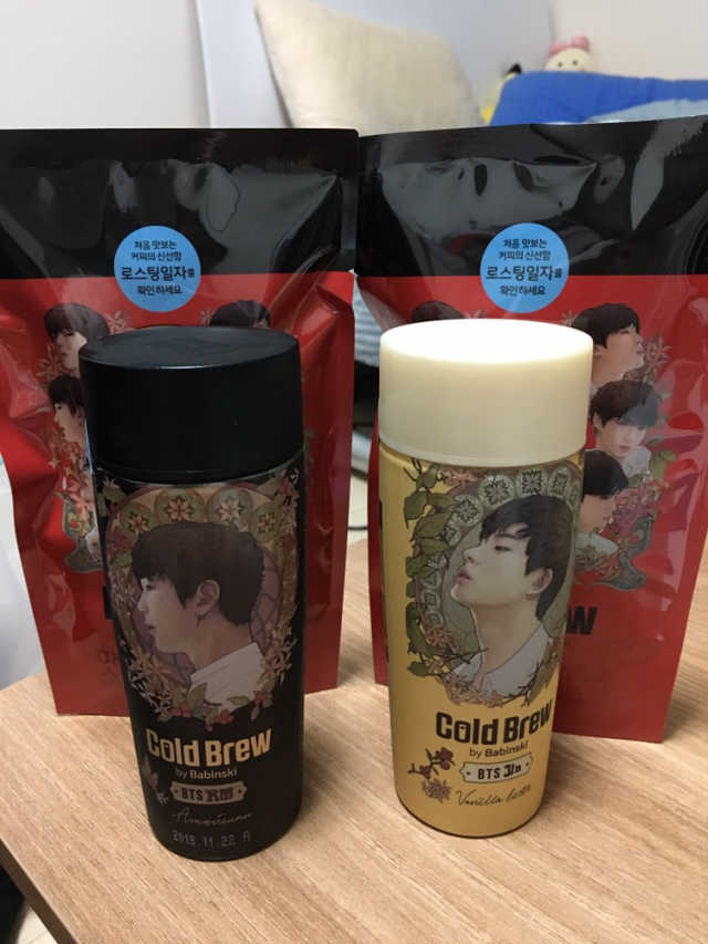 콜드브루, 핫브루 BTS 일러스트 리뷰 사진