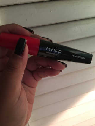 BeautyNetKorea Eyenlip Vampire Tint — 5점을 준 리뷰어가 2017년 9월 올린 사용 사진