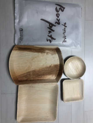 본플라 친환경 야자나무잎 접시 — 5점을 준 리뷰어가 2018년 8월 올린 사용 사진