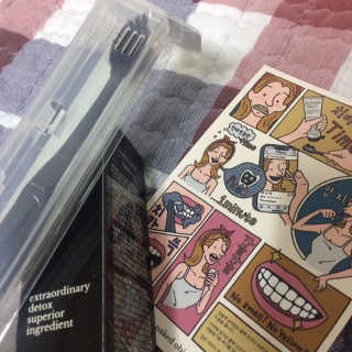 the naked object 디블랙팩치약 디블랙칫솔 세트 — 5점을 준 리뷰어가 2019년 3월 올린 사용 사진