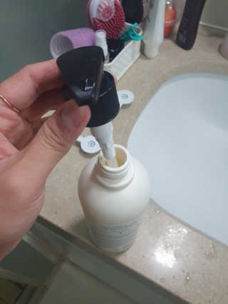 (주)에네스티 내추럴 촉촉  오트밀 바디워시 500ml — 4점을 준 리뷰어가 2019년 12월 올린 사용 사진