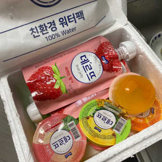 데르뜨 떠먹는 과일 3종, 짜먹는 과일 2종 총 10개 체험 — 4점을 준 리뷰어가 2020년 3월 올린 사용 사진