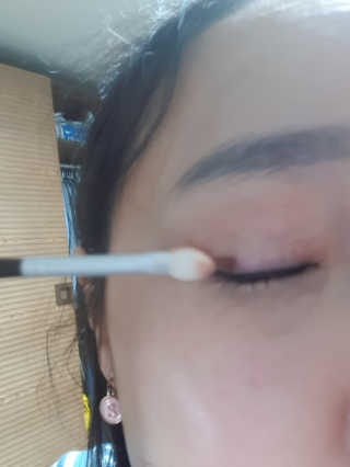 [컬러딥] 핑크홀리데이 아이섀도우 팔레트 18컬러 — 3.5점을 준 리뷰어가 2020년 2월 올린 사용 사진