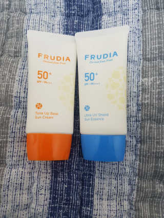 [후르디아] 혼합자차 선 에센스+톤업 선크림 2종 — 5점을 준 리뷰어가 2019년 5월 올린 사용 사진
