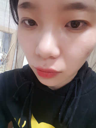 미팩토리 립앤아이 리무버 — 3.67점을 준 리뷰어가 2018년 2월 올린 사용 사진