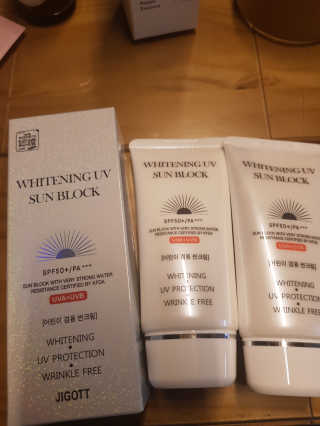 지고트 화이트닝 유브이 썬블럭 크림 70ml,1+1 — 5점을 준 리뷰어가 2019년 7월 올린 사용 사진