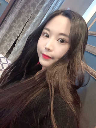 자빈드서울 윙크 파운데이션 팩트 — 1점을 준 리뷰어가 2019년 8월 올린 사용 사진