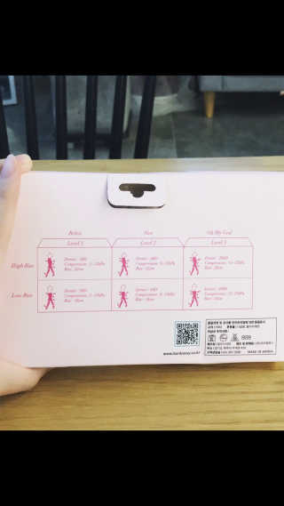 밴보시 BANBOSSY 하루 2,000개 팔리는 쫀쫀 몸매 압박스타킹 — 4.33점을 준 리뷰어가 2018년 8월 올린 사용 사진
