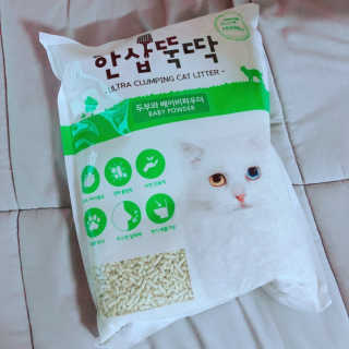 [펫토리아] BEST 고양이두부모래 6L 한삽뚝딱 — 3.5점을 준 리뷰어가 2019년 2월 올린 사용 사진