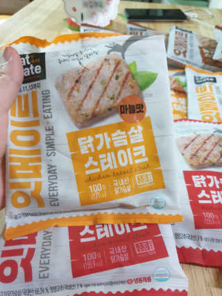 랭킹닭컴 잇메이트 닭가슴살 스테이크 혼합 1kg — 5점을 준 리뷰어가 2019년 12월 올린 사용 사진