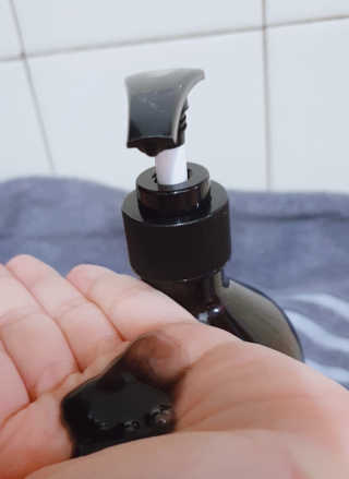 the naked object [탈모볼륨샴푸] 디블랙 팩 샴푸 — 5점을 준 리뷰어가 2020년 2월 올린 사용 사진