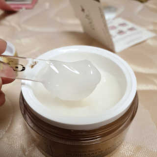 최윤하스텔라 최윤하 만물상 올인원 만능크림 — 4.83점을 준 리뷰어가 2018년 11월 올린 사용 사진