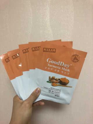 GoodDay Skincare GoodDay 강황 마스크 — 5점을 준 리뷰어가 2019년 5월 올린 사용 사진