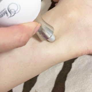 [더마퀸]쿨링스틱 페이스앤아이 — 5점을 준 리뷰어가 2019년 4월 올린 사용 사진