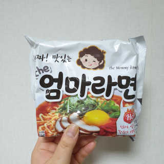 라면 그대로가 제일 맛있는 더엄마라면 — 5점을 준 리뷰어가 2019년 6월 올린 사용 사진
