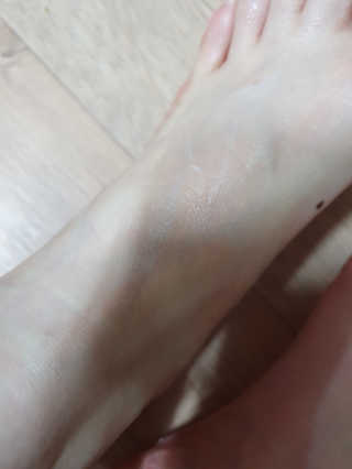 (주)에네스티 에네스티 수안수 실크스킨 풋크림 1+1 — 5점을 준 리뷰어가 2019년 11월 올린 사용 사진