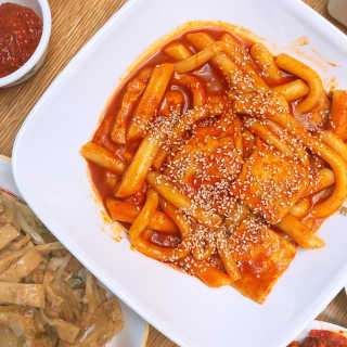 잠실맛집,홍코너떡볶이가우리집에[옛날맛,짜장맛옵션] — 5점을 준 리뷰어가 2019년 12월 올린 사용 사진