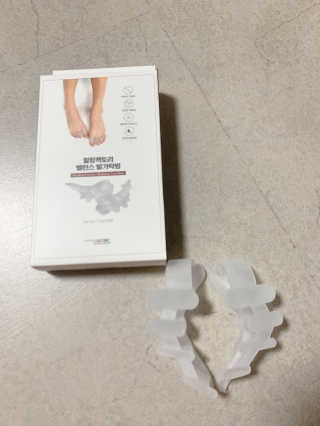 힐링팩토리 밸런스 발가락링 발가락교정기 A1 — 4점을 준 리뷰어가 2019년 12월 올린 사용 사진