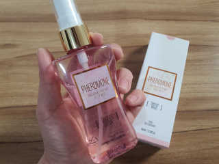 레드컨테이너 페로몬향 퍼퓸 바디미스트 80ml — 4.5점을 준 리뷰어가 2020년 3월 올린 사용 사진