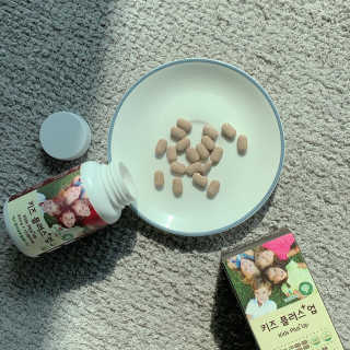비타맘 키즈플러스업 성장기 어린이 멀티비타민미네랄 120정 — 4점을 준 리뷰어가 2020년 2월 올린 사용 사진