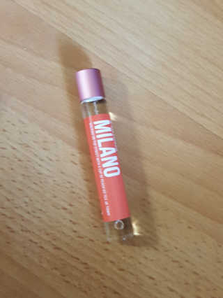 더블유드레스룸 롤 온 퍼퓸EDT 10ml — 4.67점을 준 리뷰어가 2018년 7월 올린 사용 사진