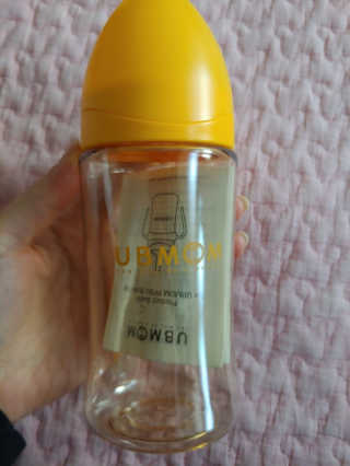 유비맘 PPSU 젖병 노꼭지_260ml_컬러 랜덤 발송 — 5점을 준 리뷰어가 2020년 3월 올린 사용 사진