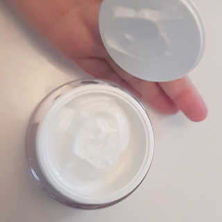 헤브닝 인텐시브 화이트닝크림 50ml — 4.67점을 준 리뷰어가 2018년 9월 올린 사용 사진