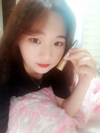 딜라잇18 홀리몰리 글리터라이너 — 4점을 준 리뷰어가 2016년 8월 올린 사용 사진