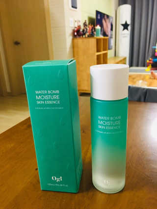 오지아이 워터 밤 모이스처 스킨 에센스 180ml — 4점을 준 리뷰어가 2019년 12월 올린 사용 사진