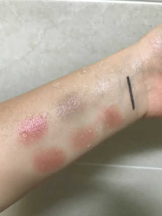 터치인솔 섀도우 팔레트와 젤아이라이너 펄덕후 세트 — 5점을 준 리뷰어가 2018년 7월 올린 사용 사진