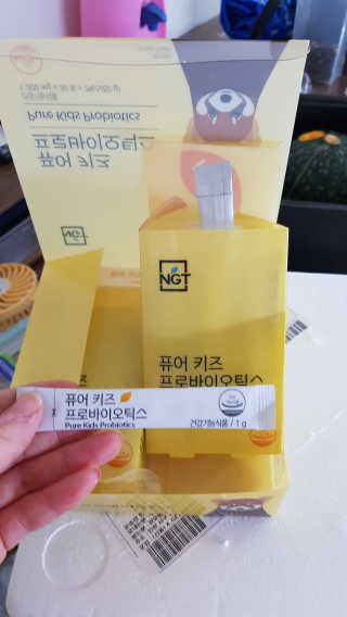네츄럴굿띵스 퓨어 키즈 프로바이오틱스 60포 — 5점을 준 리뷰어가 2019년 9월 올린 사용 사진