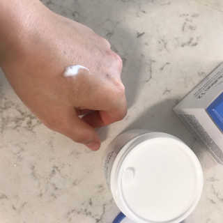 지고트 비타솔루션12 모이스처 앰플 크림 100ml — 2.5점을 준 리뷰어가 2019년 7월 올린 사용 사진