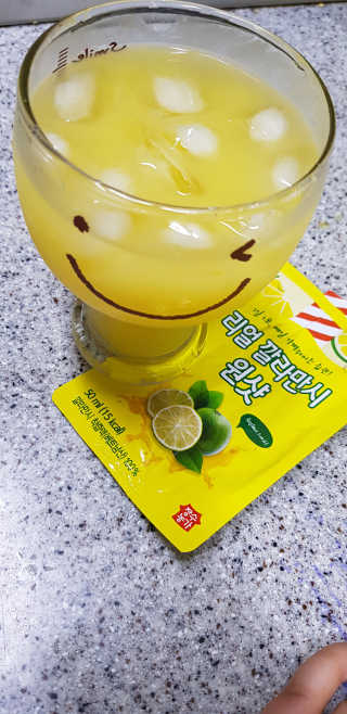 장수농가 리얼깔라만시 원샷 50ml 10팩+보틀 — 5점을 준 리뷰어가 2019년 5월 올린 사용 사진