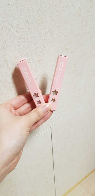 [블랙루즈] 펄블리 아이 글리터 2종 — 4점을 준 리뷰어가 2019년 1월 올린 사용 사진