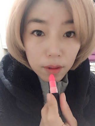 지고트 로맨틱 키스 립스틱 — 5점을 준 리뷰어가 2019년 1월 올린 사용 사진