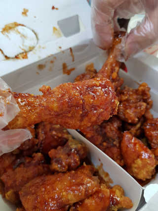 [치킨마루]-  빠사칸레드 + 콜라 500ml — 5점을 준 리뷰어가 2019년 5월 올린 사용 사진