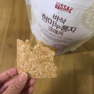 BASSAK 바삭 유기농 현미 누룽지 크래커 3종 — 4.5점을 준 리뷰어가 2019년 10월 올린 사용 사진