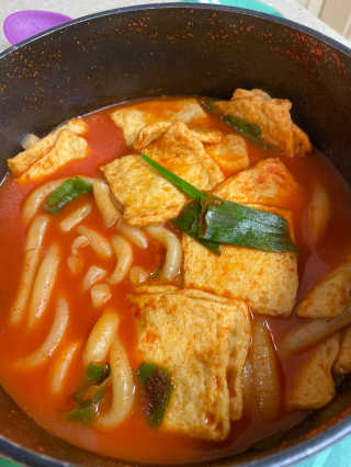 [홍코너떡볶이]옛날떡볶이 인기맛 4팩세트 — 4.5점을 준 리뷰어가 2019년 11월 올린 사용 사진