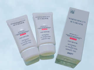 지고트 화이트닝 유브이 썬블럭 크림 70ml,1+1 — 5점을 준 리뷰어가 2019년 7월 올린 사용 사진