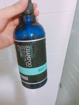 다슈코리아 다슈 데일리 한방 두피 골드 샴푸 500ml — 3.83점을 준 리뷰어가 2017년 5월 올린 사용 사진