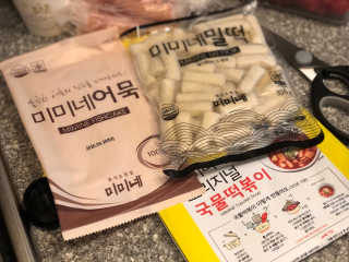 홍대미미네국물떡볶이 [홍대미미네]오리지널 국물 떡볶이4팩 + 라면사리 — 4점을 준 리뷰어가 2019년 4월 올린 사용 사진