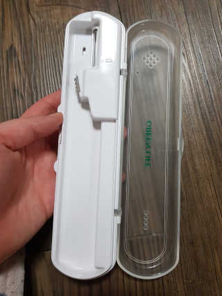 네온마켓 청정일기 휴대용 칫솔살균기 — 5점을 준 리뷰어가 2019년 3월 올린 사용 사진