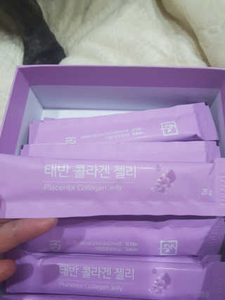 네츄럴굿띵스 태반 콜라겐 젤리 15포 — 5점을 준 리뷰어가 2018년 11월 올린 사용 사진