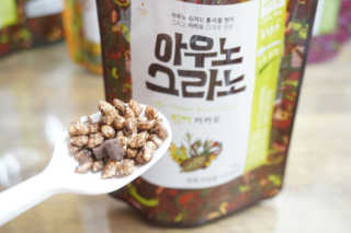 아우노그라노 오리지날, 진짜 베리, 진짜 카카오 — 5점을 준 리뷰어가 2018년 7월 올린 사용 사진